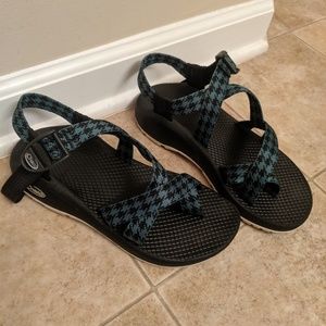 Women's Chacos size 6